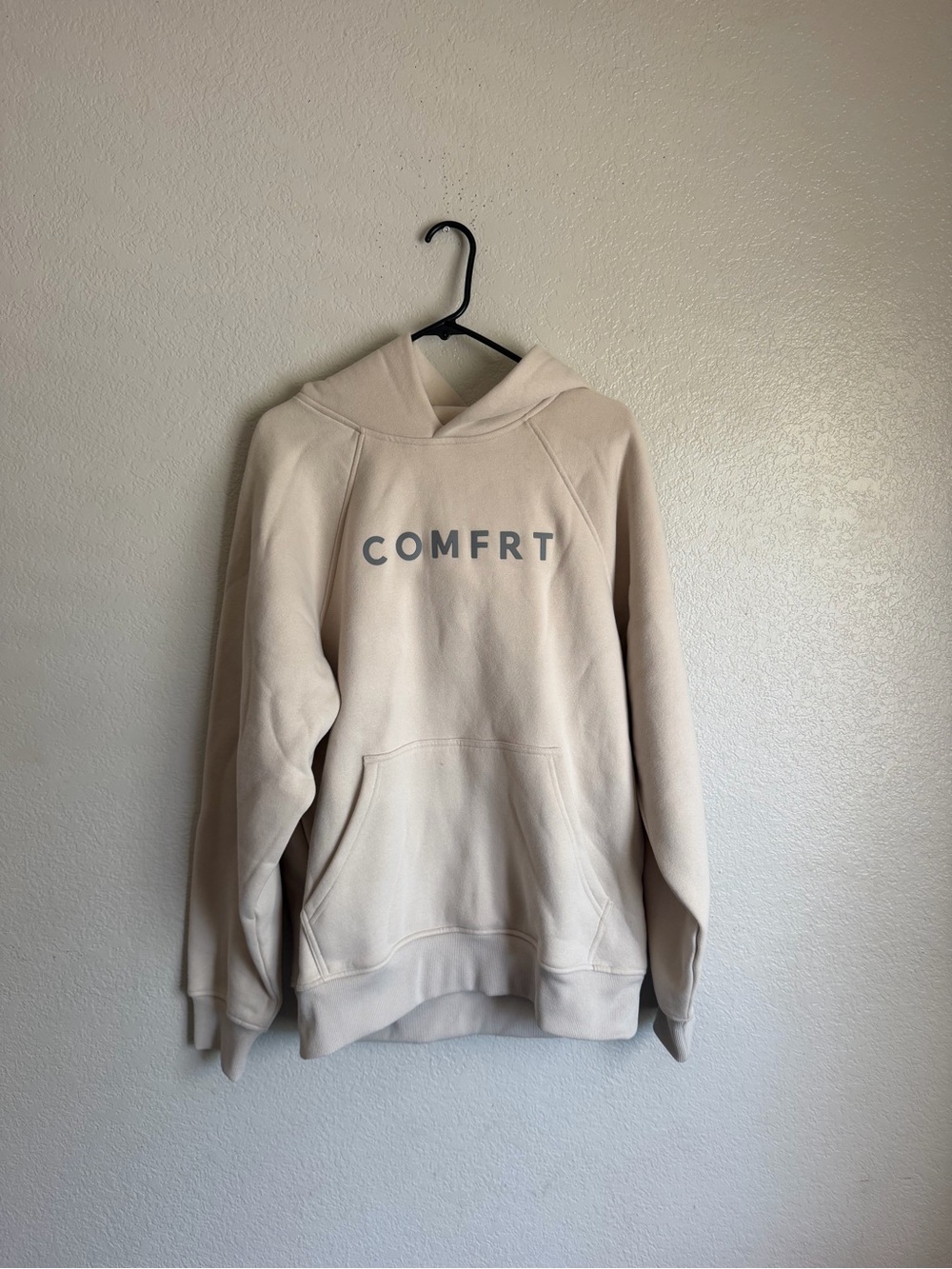 Comfrt men’s beige heavyweight hoodie size M